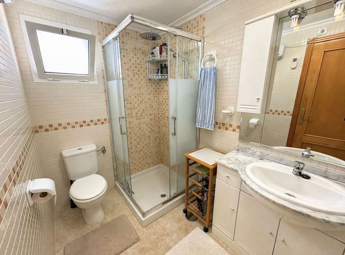 3 slaapkamer Penthouse te koop in Orihuela met zwembad - € 239.000 (Ref: 9795048)