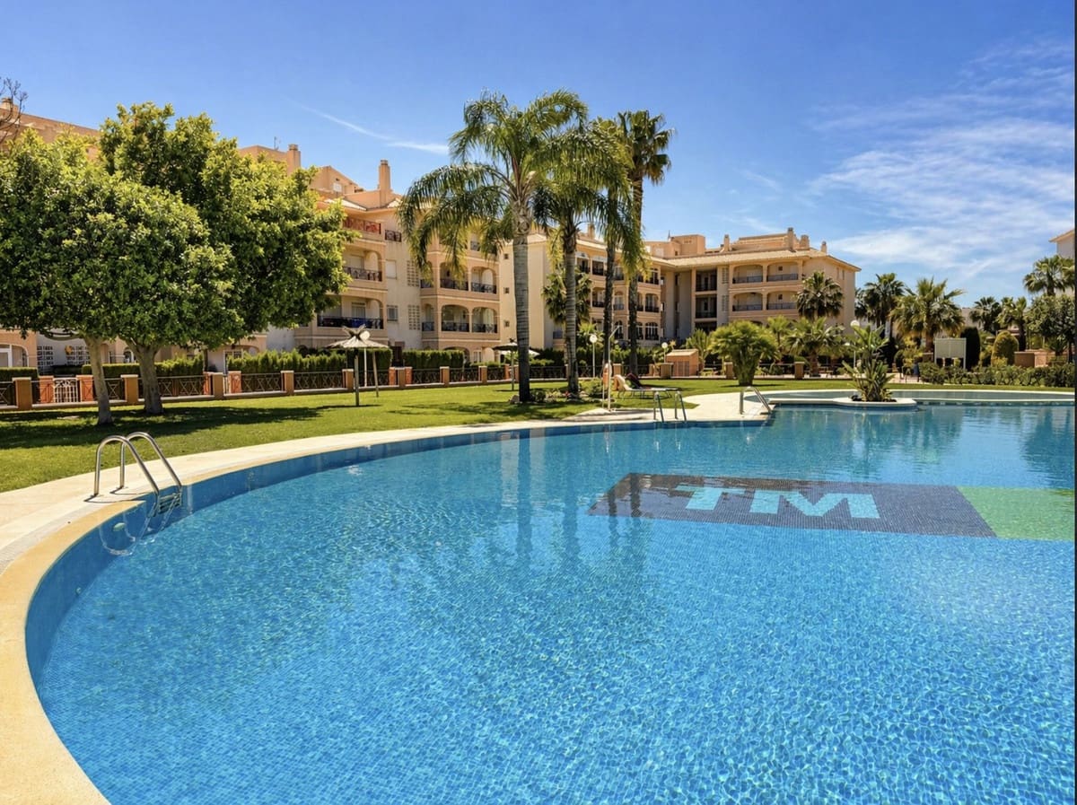 3 slaapkamer Penthouse te koop in Orihuela met zwembad - € 239.000 (Ref: 9795048)