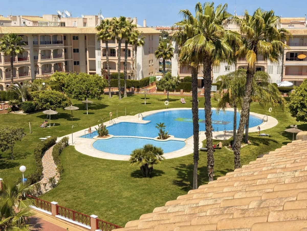 3 slaapkamer Penthouse te koop in Orihuela met zwembad - € 239.000 (Ref: 9795048)