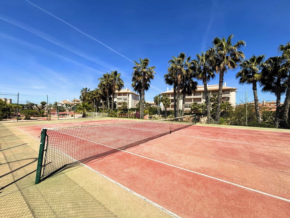 3 slaapkamer Penthouse te koop in Orihuela met zwembad - € 239.000 (Ref: 9795048)