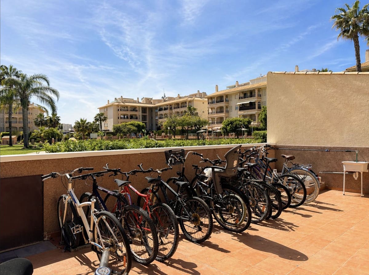 3 slaapkamer Penthouse te koop in Orihuela met zwembad - € 239.000 (Ref: 9795048)