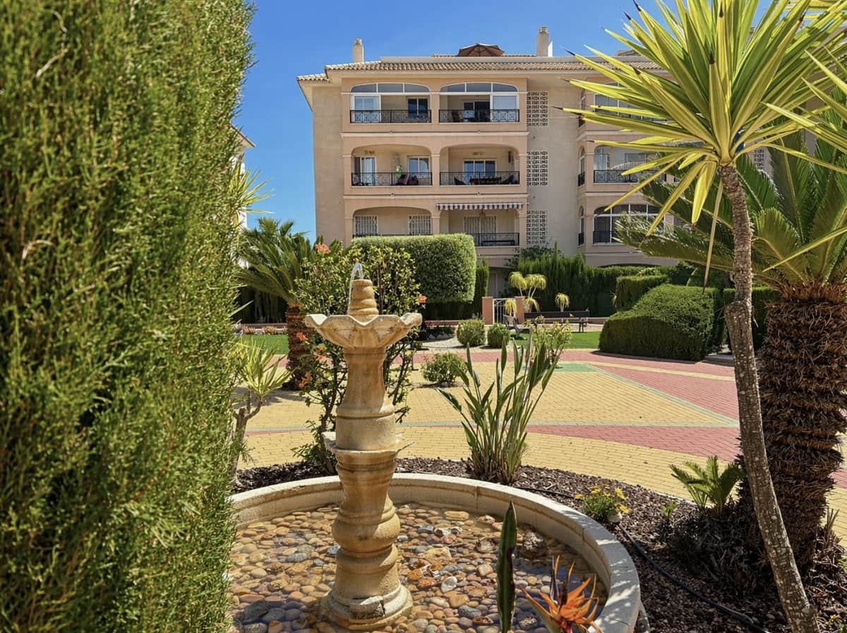 3 slaapkamer Penthouse te koop in Orihuela met zwembad - € 239.000 (Ref: 9795048)