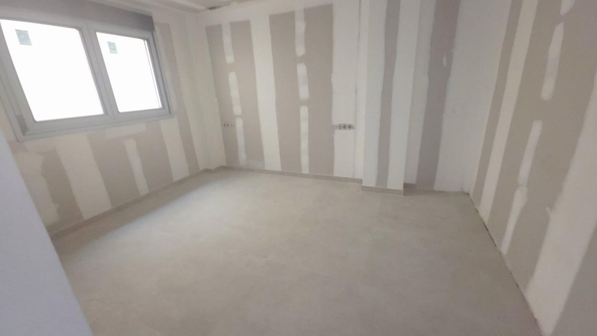 2 slaapkamer Appartement te koop in Alicante stad - € 329.999 (Ref: 9795051)