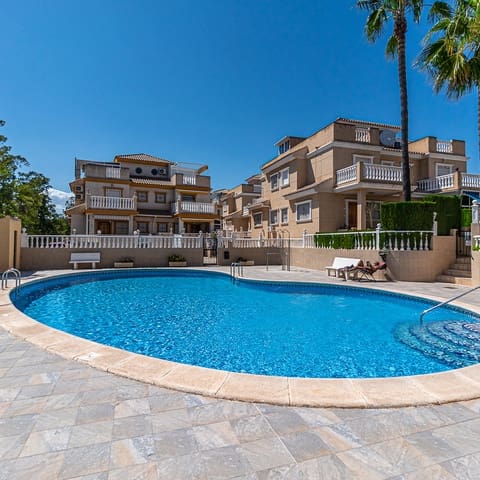 2 soverom Hus til salgs i Playa Flamenca, Orihuela med svømmebasseng - € 219 000 (Ref: 9795053)