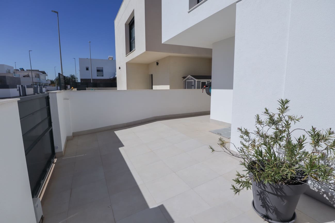 3 sovrum Villa till salu i Daya Vieja med pool garage - 379 000 € (Ref: 9795054)