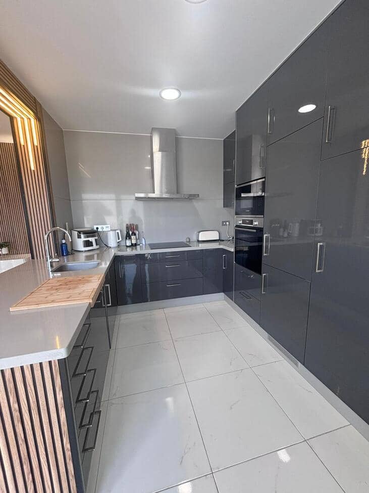 5 bedroom Villa for sale in Villamartin with pool - € 699,000 (Ref: 9799648)