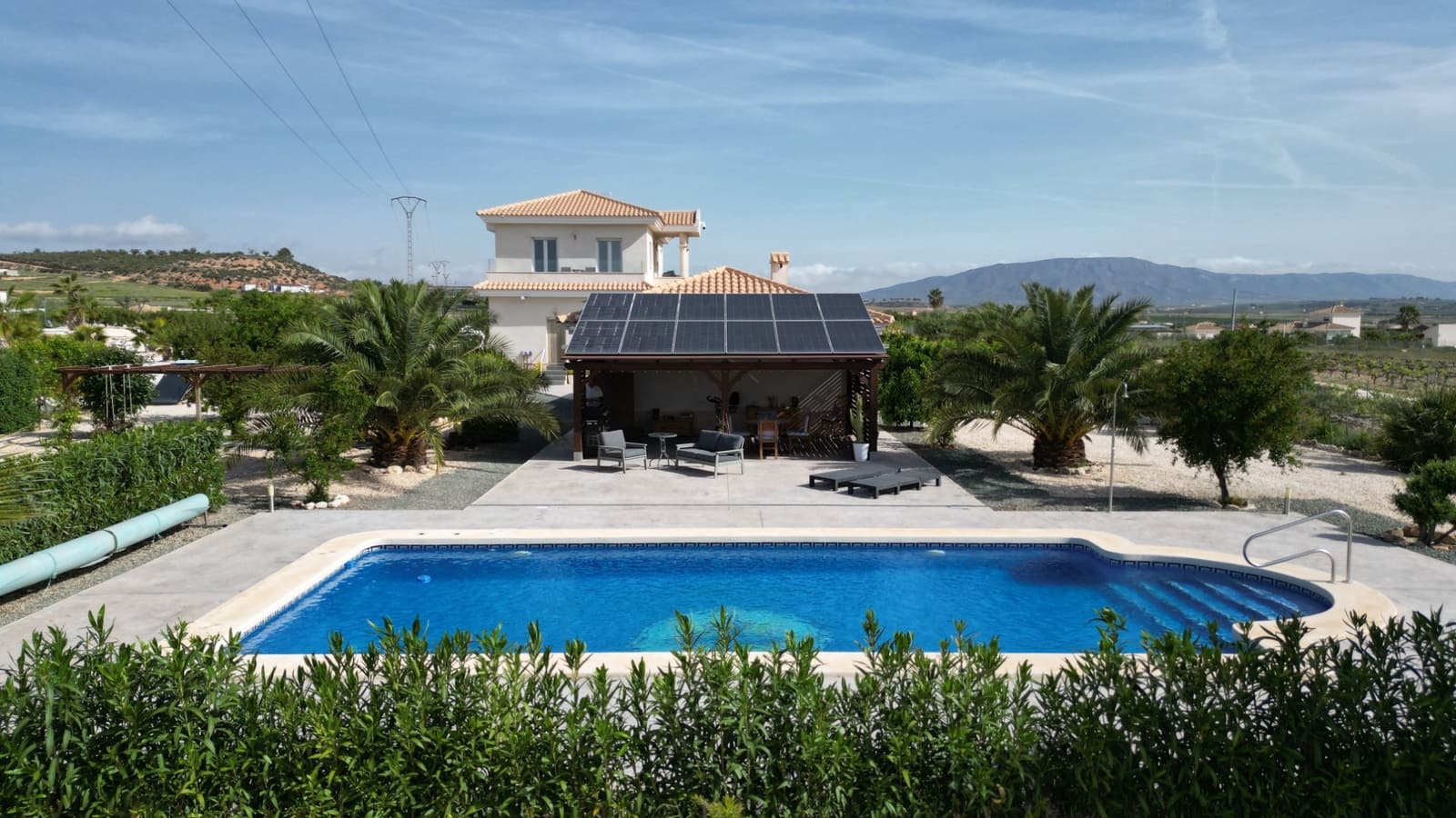 4 makuuhuone Huvila myytävänä paikassa Pinoso mukana uima-altaan 
autotalli - 649 950 € (Ref: 9799649)