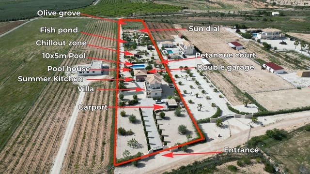 4 makuuhuone Huvila myytävänä paikassa Pinoso mukana uima-altaan 
autotalli - 649 950 € (Ref: 9799649)