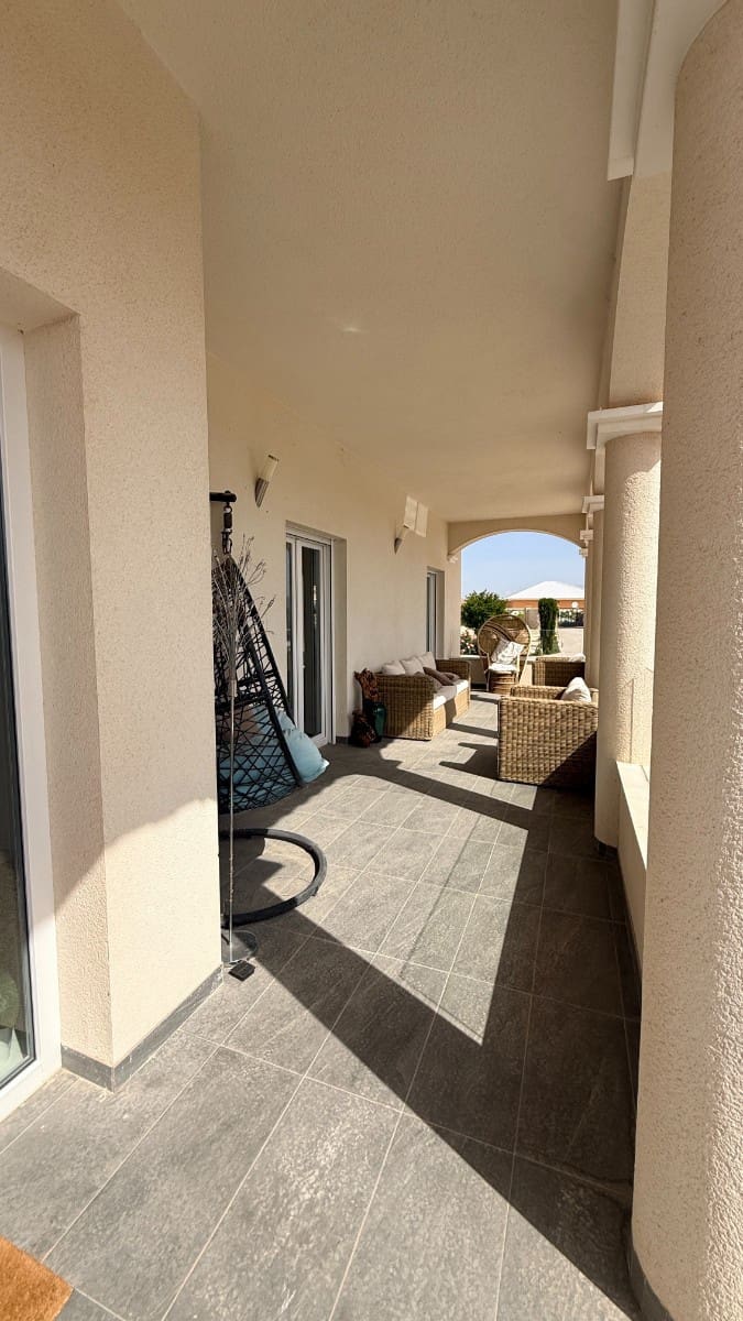 4 makuuhuone Huvila myytävänä paikassa Pinoso mukana uima-altaan 
autotalli - 649 950 € (Ref: 9799649)