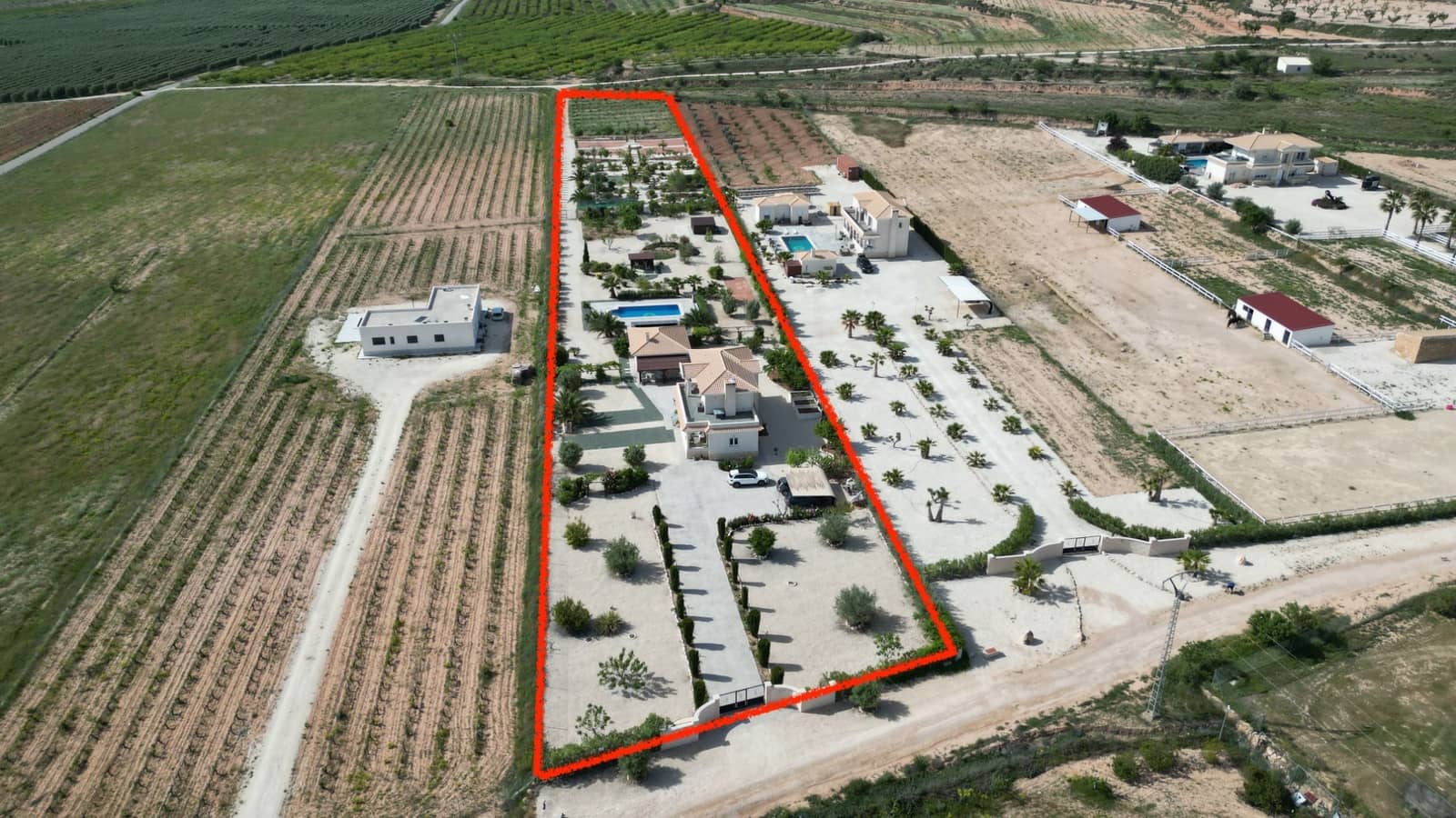 4 makuuhuone Huvila myytävänä paikassa Pinoso mukana uima-altaan 
autotalli - 649 950 € (Ref: 9799649)