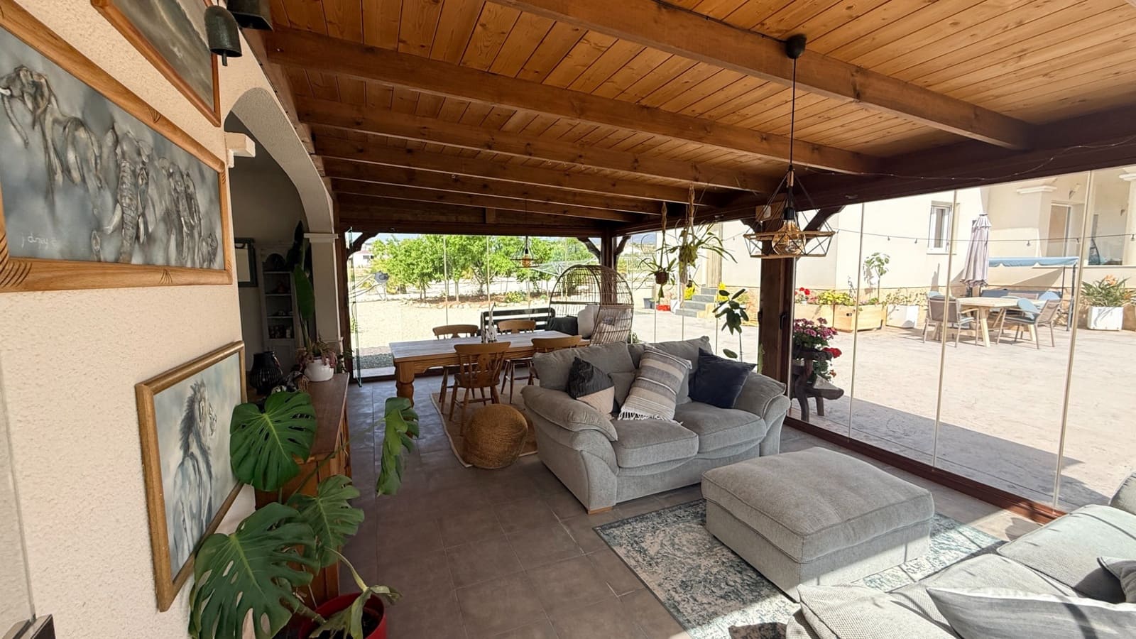 4 makuuhuone Huvila myytävänä paikassa Pinoso mukana uima-altaan 
autotalli - 649 950 € (Ref: 9799649)