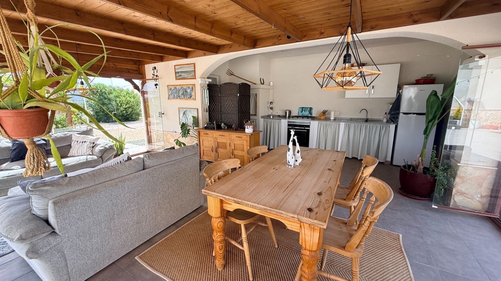 4 makuuhuone Huvila myytävänä paikassa Pinoso mukana uima-altaan 
autotalli - 649 950 € (Ref: 9799649)