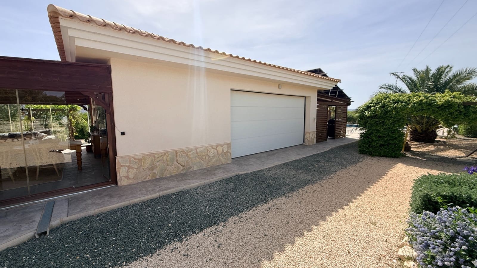 4 makuuhuone Huvila myytävänä paikassa Pinoso mukana uima-altaan 
autotalli - 649 950 € (Ref: 9799649)