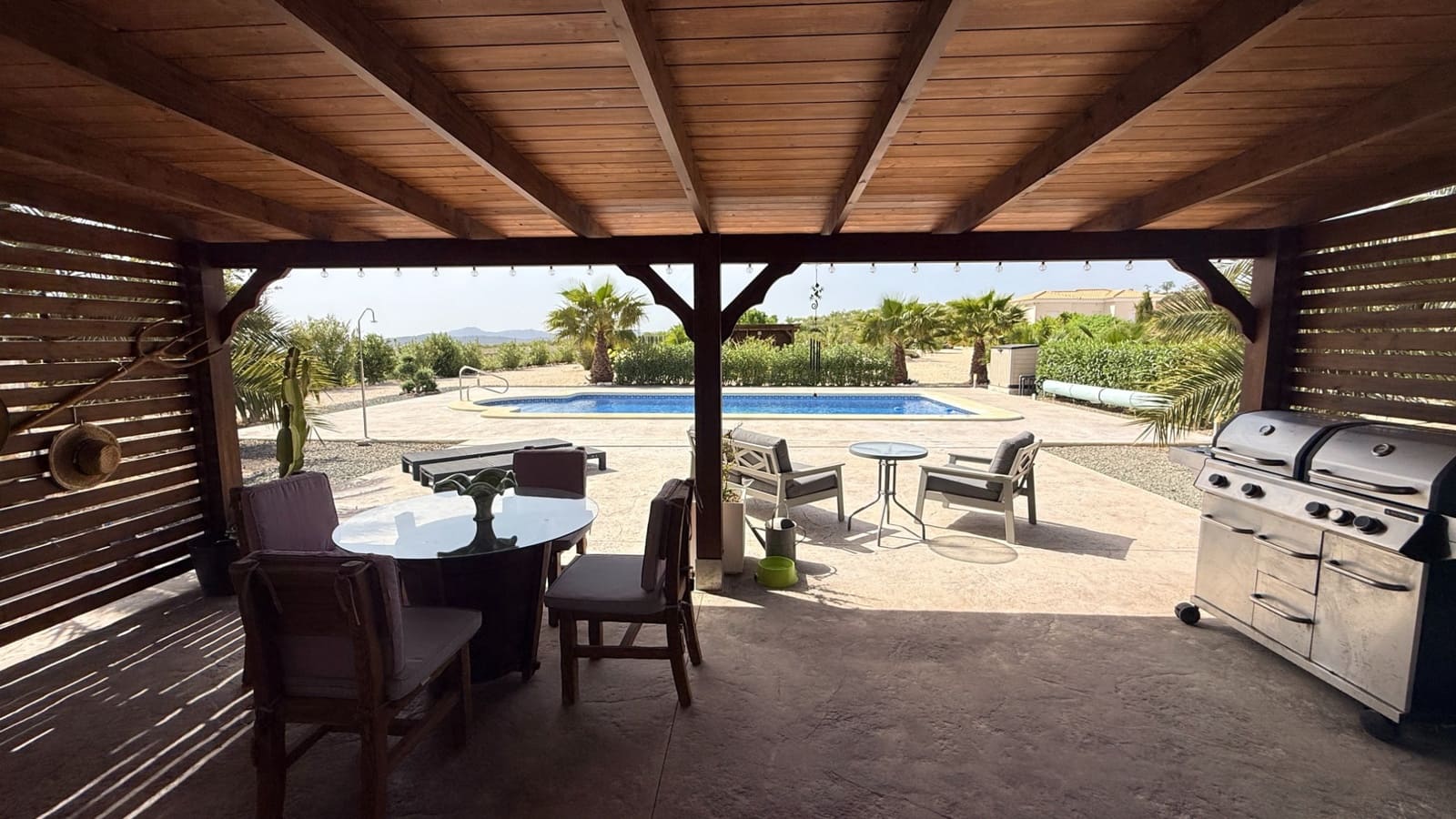 4 makuuhuone Huvila myytävänä paikassa Pinoso mukana uima-altaan 
autotalli - 649 950 € (Ref: 9799649)