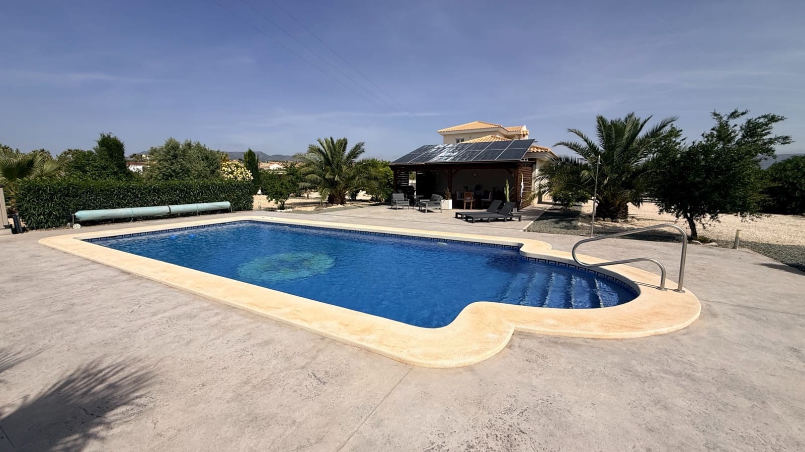 4 makuuhuone Huvila myytävänä paikassa Pinoso mukana uima-altaan 
autotalli - 649 950 € (Ref: 9799649)