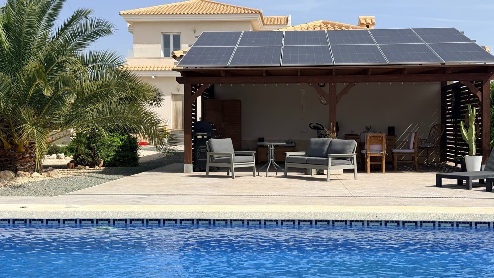 4 makuuhuone Huvila myytävänä paikassa Pinoso mukana uima-altaan 
autotalli - 649 950 € (Ref: 9799649)