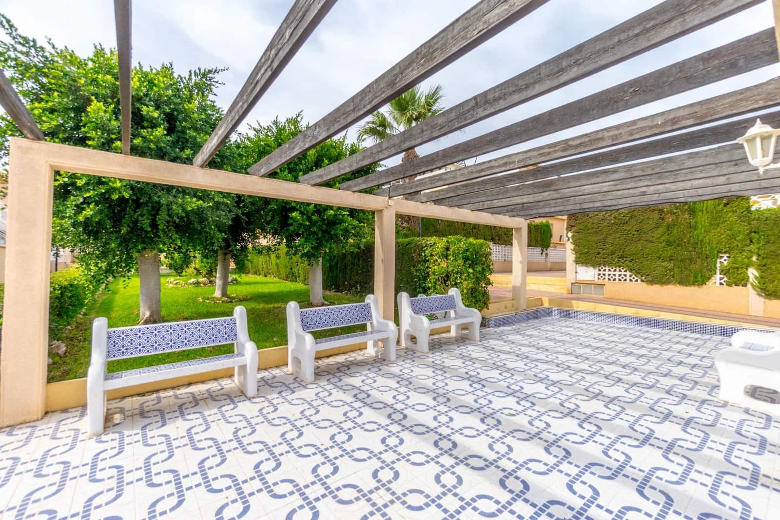 3 soverom Hus til salgs i Torrevieja med svømmebasseng garasje - € 255 000 (Ref: 9799650)