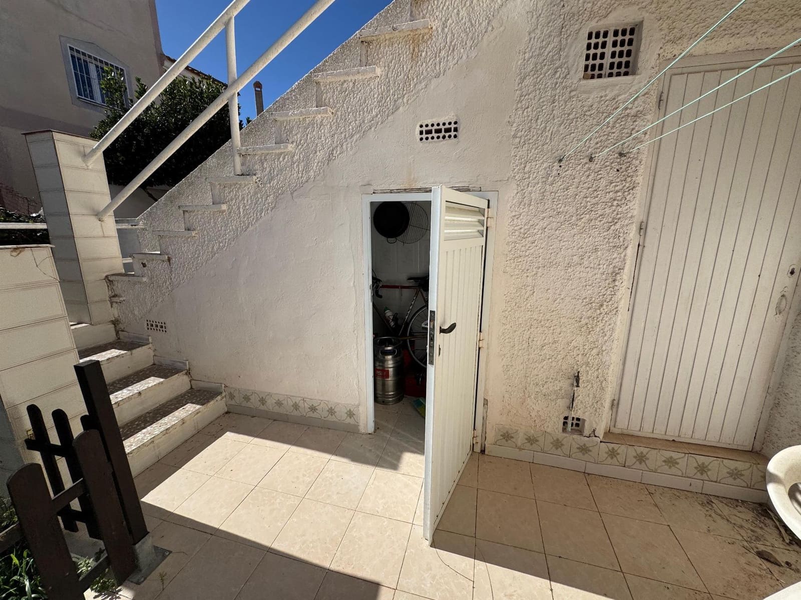 3 Zimmer Haus zu verkaufen in Torrevieja mit Garage - 196.000 € (Ref: 9799668)