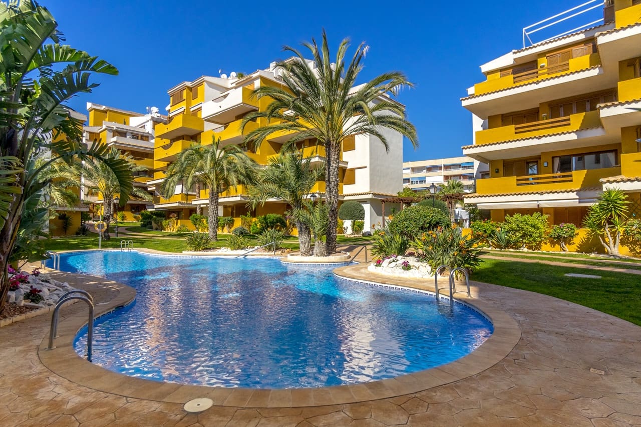 2 soverom Leilighet til salgs i Torrevieja med garasje - € 345 000 (Ref: 9799671)