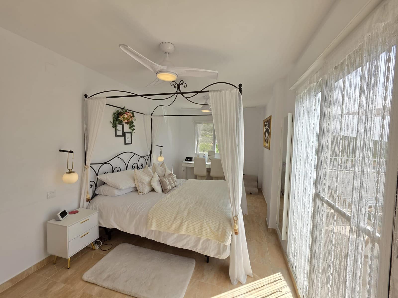 3 makuuhuone Huvila myytävänä paikassa Pinoso mukana 
autotalli - 574 995 € (Ref: 9799672)