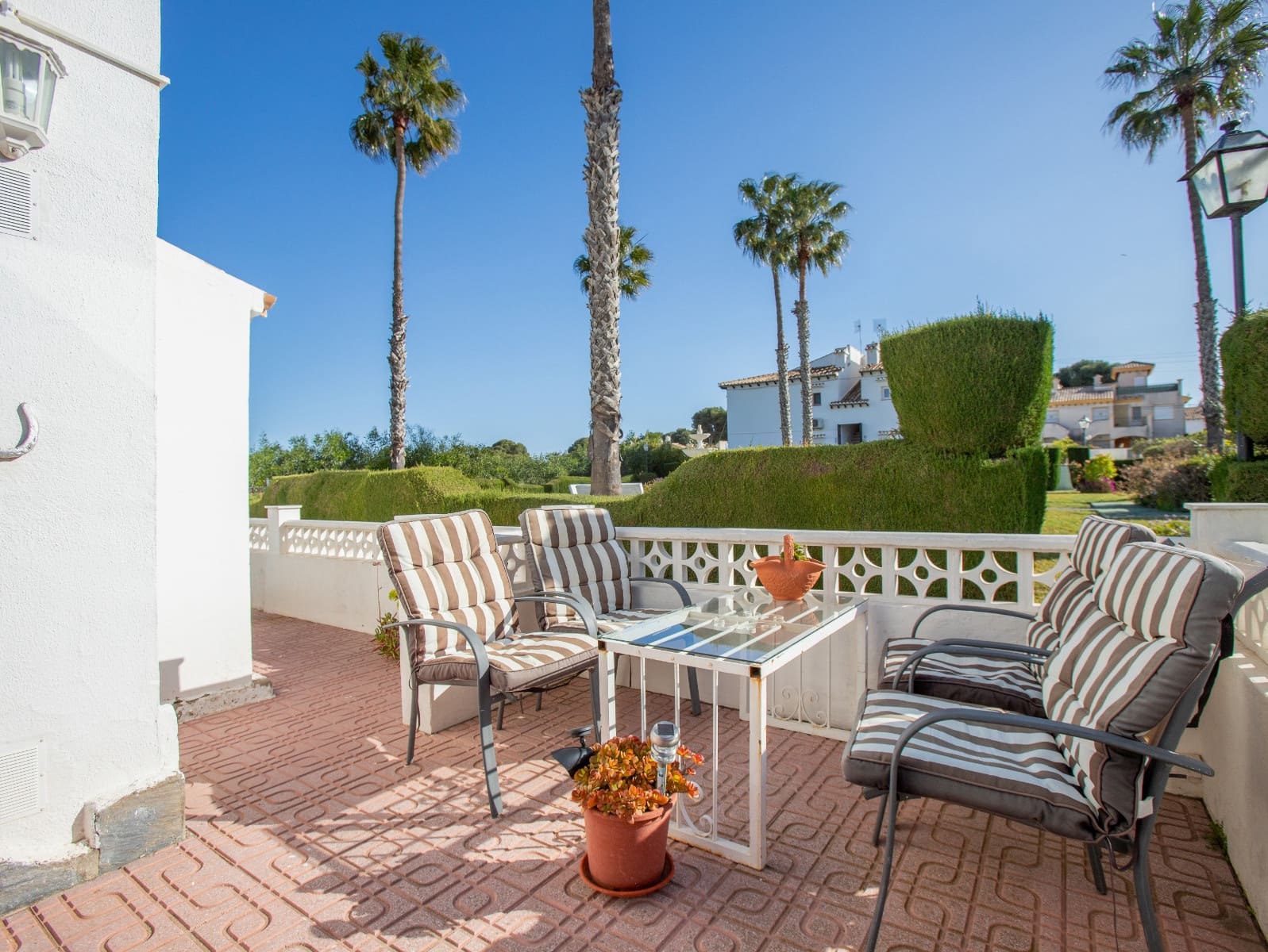 1 soverom Bungalow til salgs i Torrevieja med svømmebasseng - € 119 000 (Ref: 9799674)