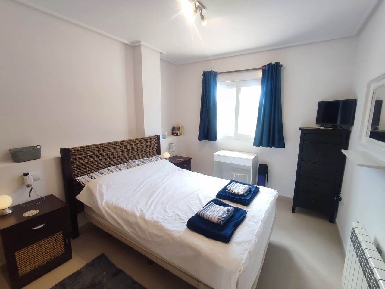 2 soverom Leilighet til salgs i Avileses med svømmebasseng garasje - € 139 995 (Ref: 9799678)