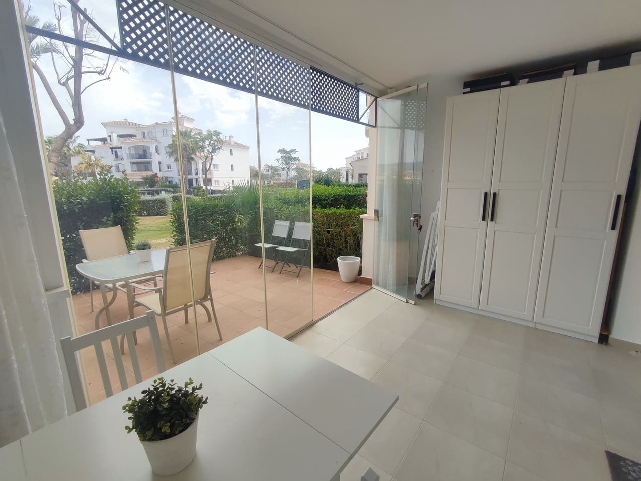 2 soverom Leilighet til salgs i Avileses med svømmebasseng garasje - € 139 995 (Ref: 9799678)