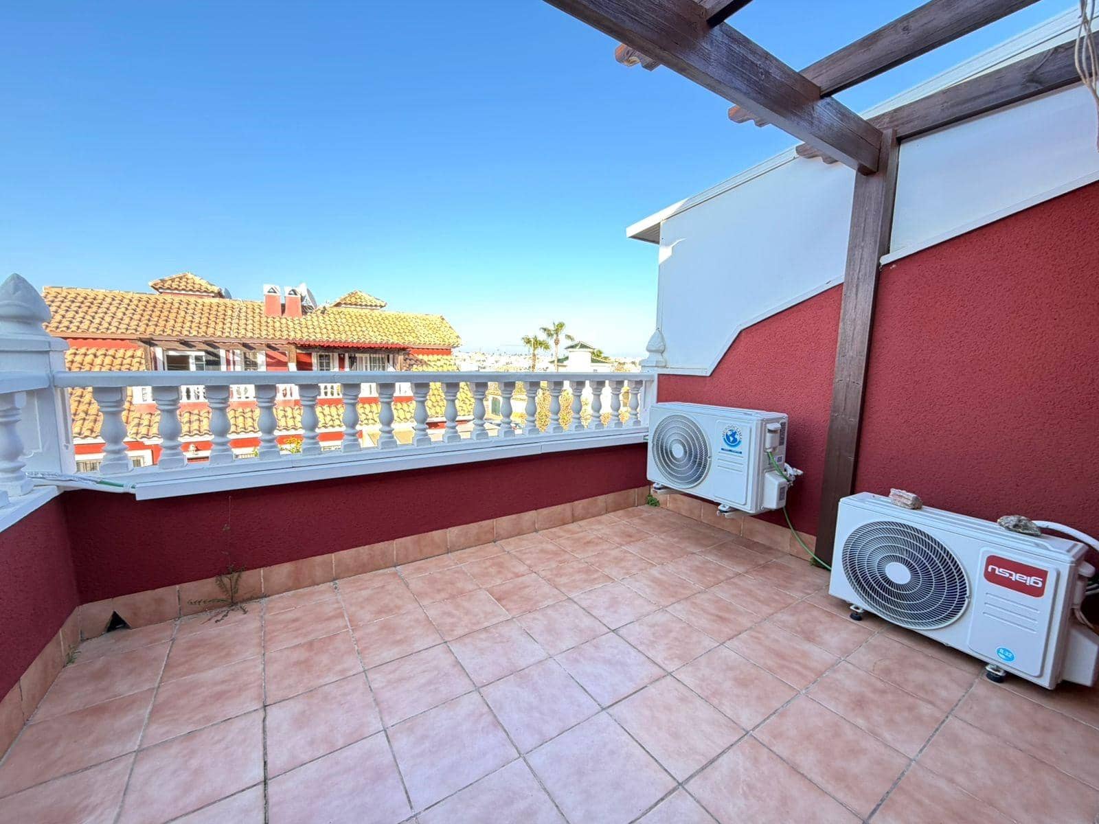 3 chambre Villa/Maison Semi-Mitoyenne à vendre à Orihuela Costa avec piscine - 299 900 € (Ref: 9805685)