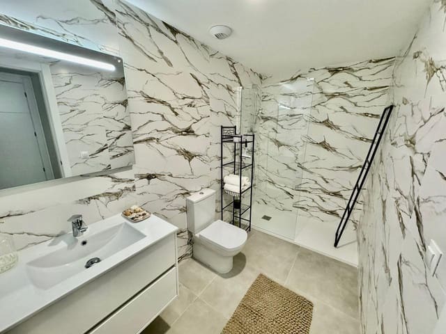 2 soverom Leilighet til salgs i Dehesa de Campoamor, Orihuela med svømmebasseng garasje - € 355 000 (Ref: 9805691)