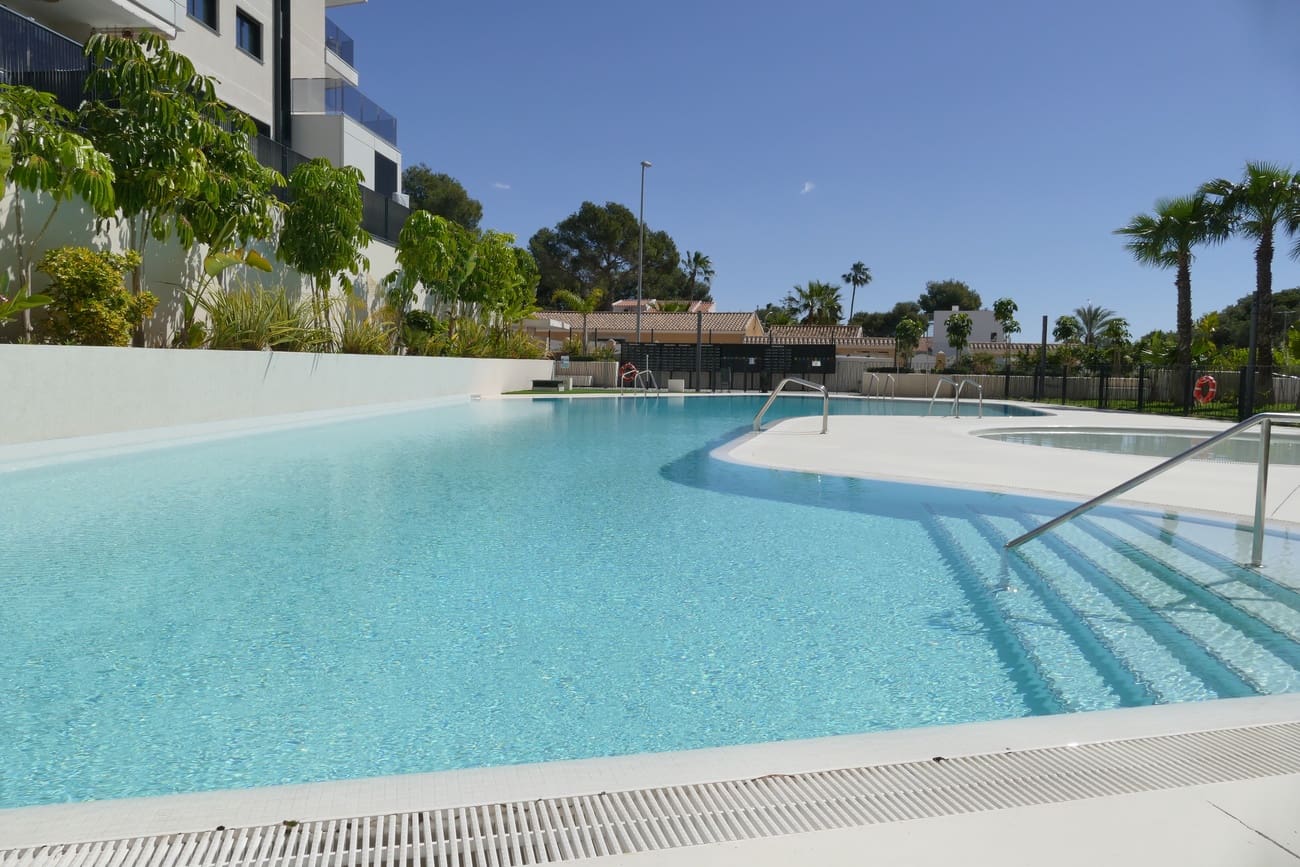 2 soverom Leilighet til salgs i Dehesa de Campoamor med svømmebasseng garasje - € 355 000 (Ref: 9805691)