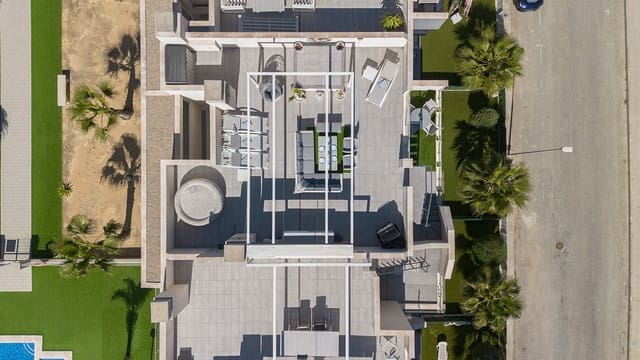 Ático de 2 habitaciones en Villamartin, Orihuela en venta con piscina garaje - 289.900 € (Ref: 9805695)