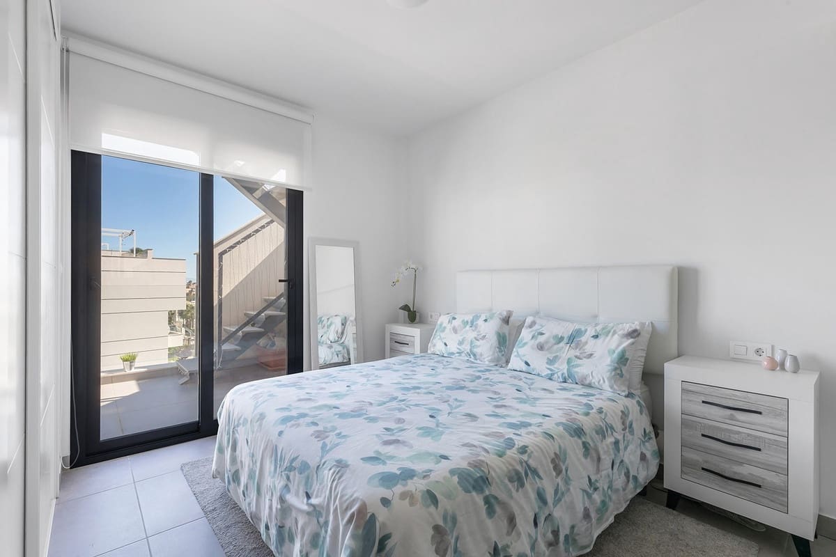 Ático de 2 habitaciones en Orihuela en venta con piscina garaje - 289.900 € (Ref: 9805695)