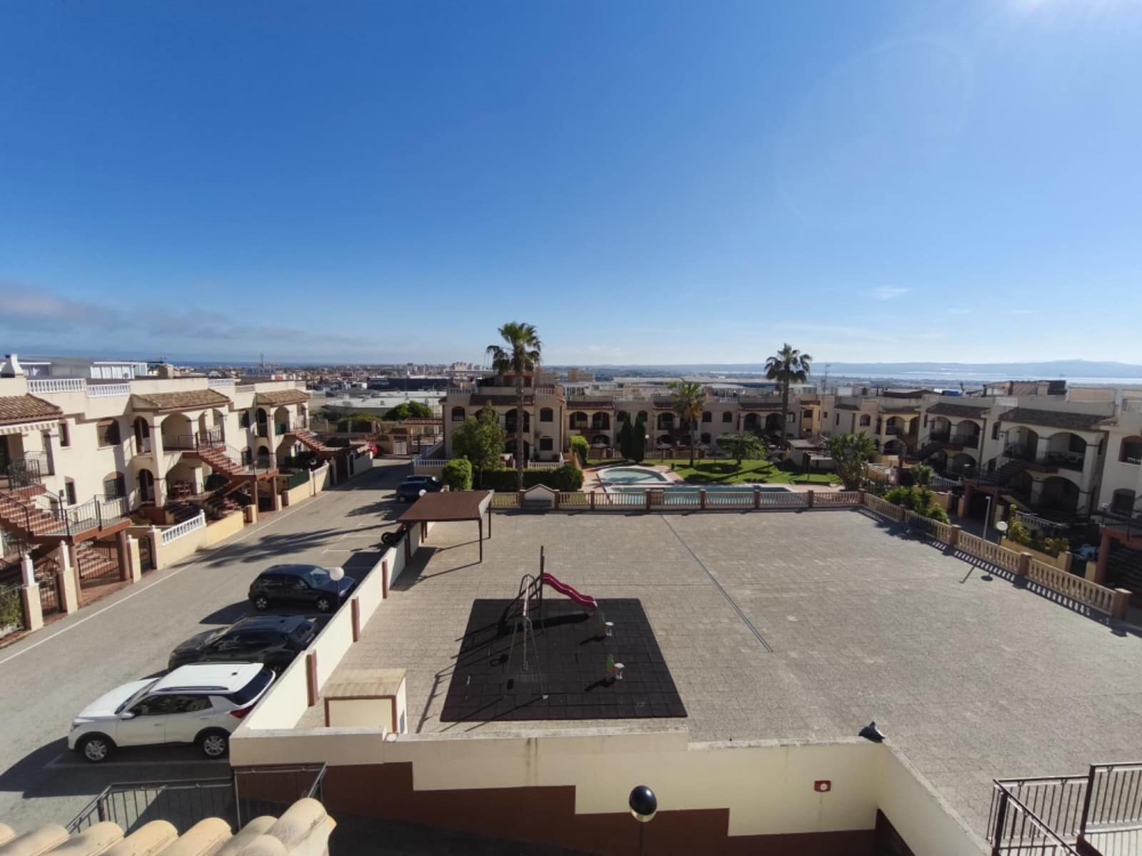 2 sovrum Bungalow till salu i Torrevieja med pool - 189 000 € (Ref: 9813947)