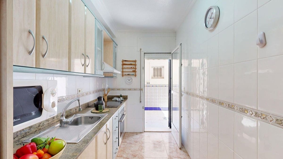 Casa de 3 habitaciones en Pilar de la Horadada en venta - 230.000 € (Ref: 9813949)