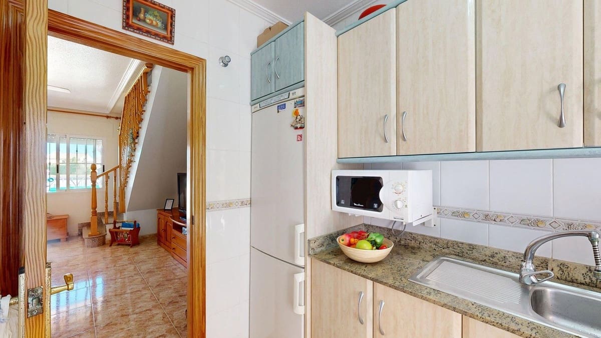 Casa de 3 habitaciones en Pilar de la Horadada en venta - 230.000 € (Ref: 9813949)