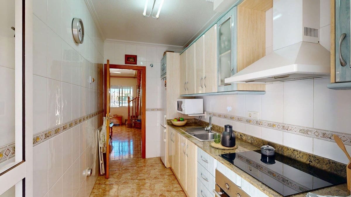 Casa de 3 habitaciones en Pilar de la Horadada en venta - 230.000 € (Ref: 9813949)