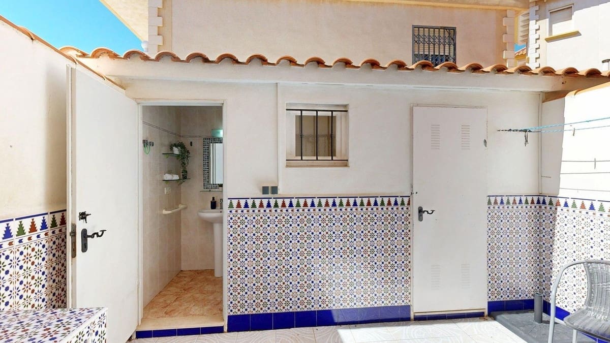 Casa de 3 habitaciones en Pilar de la Horadada en venta - 230.000 € (Ref: 9813949)