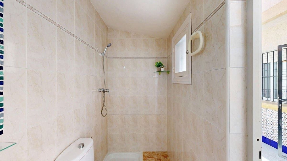 Casa de 3 habitaciones en Pilar de la Horadada en venta - 230.000 € (Ref: 9813949)