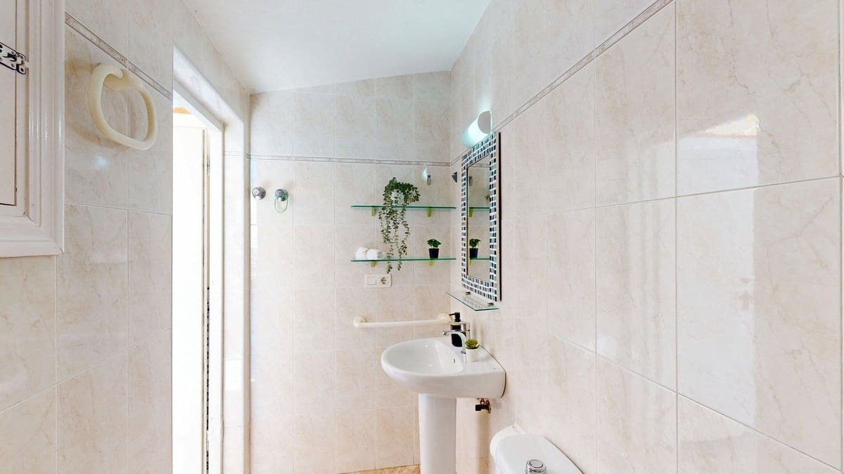 Casa de 3 habitaciones en Pilar de la Horadada en venta - 230.000 € (Ref: 9813949)