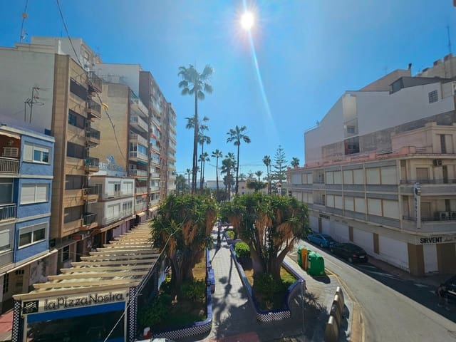 2 makuuhuone Huoneisto myytävänä paikassa Puerto Deportivo, Torrevieja - 265 000 € (Ref: 9825655)