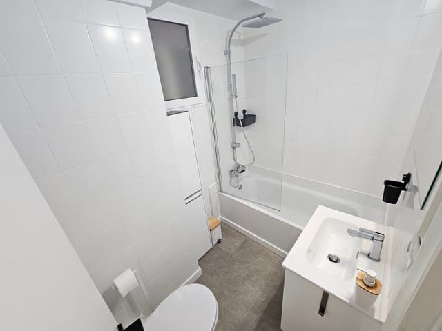 2 makuuhuone Huoneisto myytävänä paikassa Puerto Deportivo, Torrevieja - 265 000 € (Ref: 9825655)