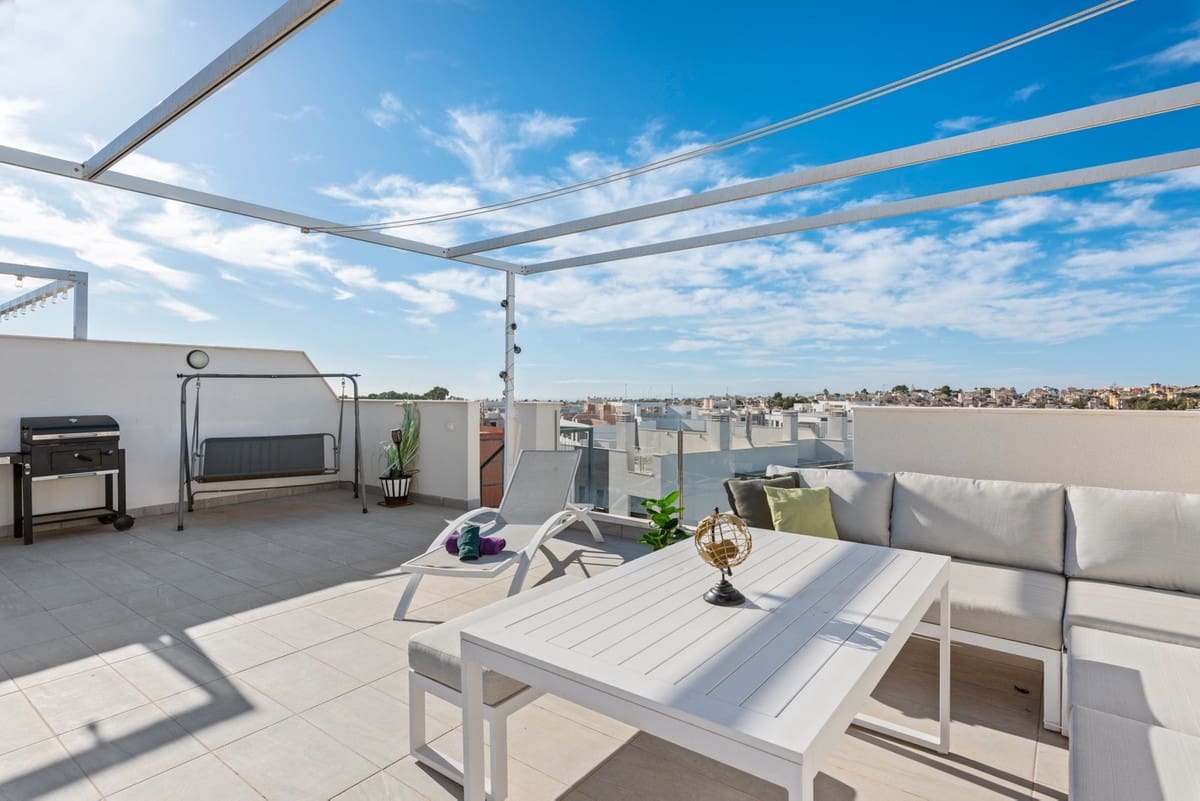2 bedroom Penthouse for sale in Orihuela with pool garage - € 319,900 (Ref: 9825656)