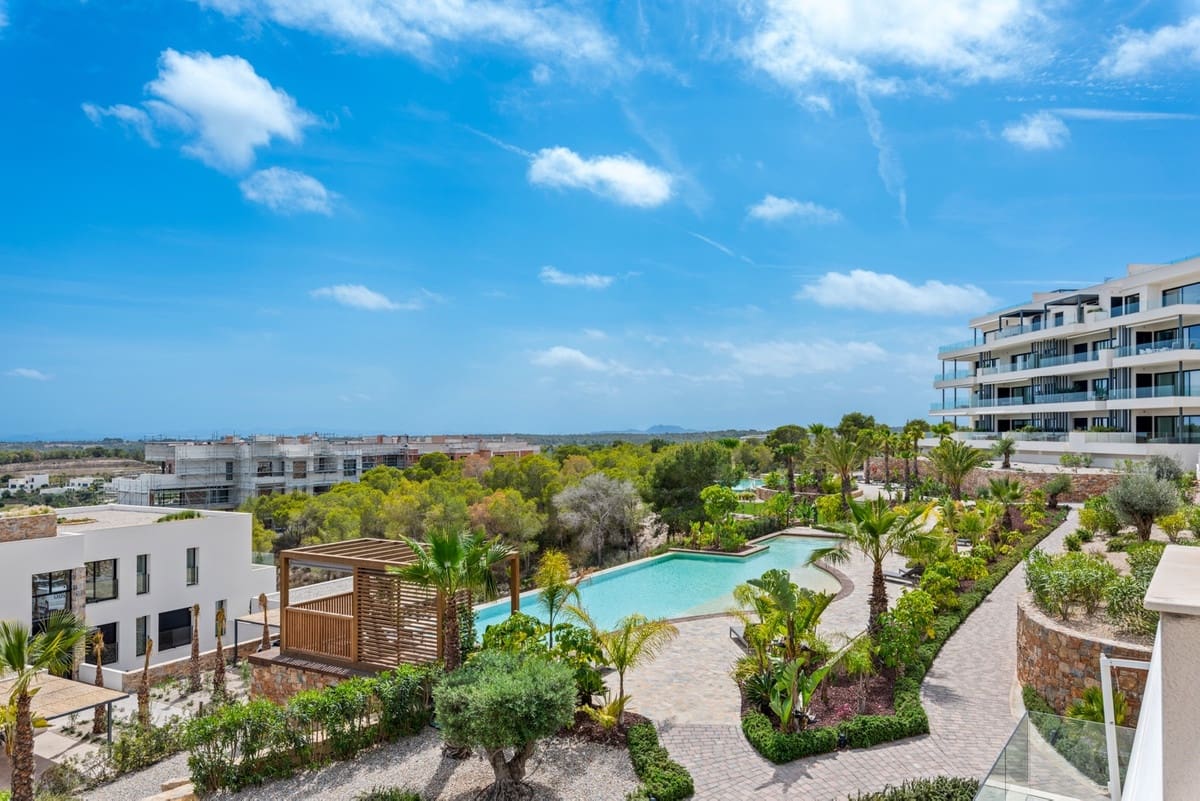 2 bedroom Apartment for sale in Orihuela with pool garage - € 479,000 (Ref: 9825657)