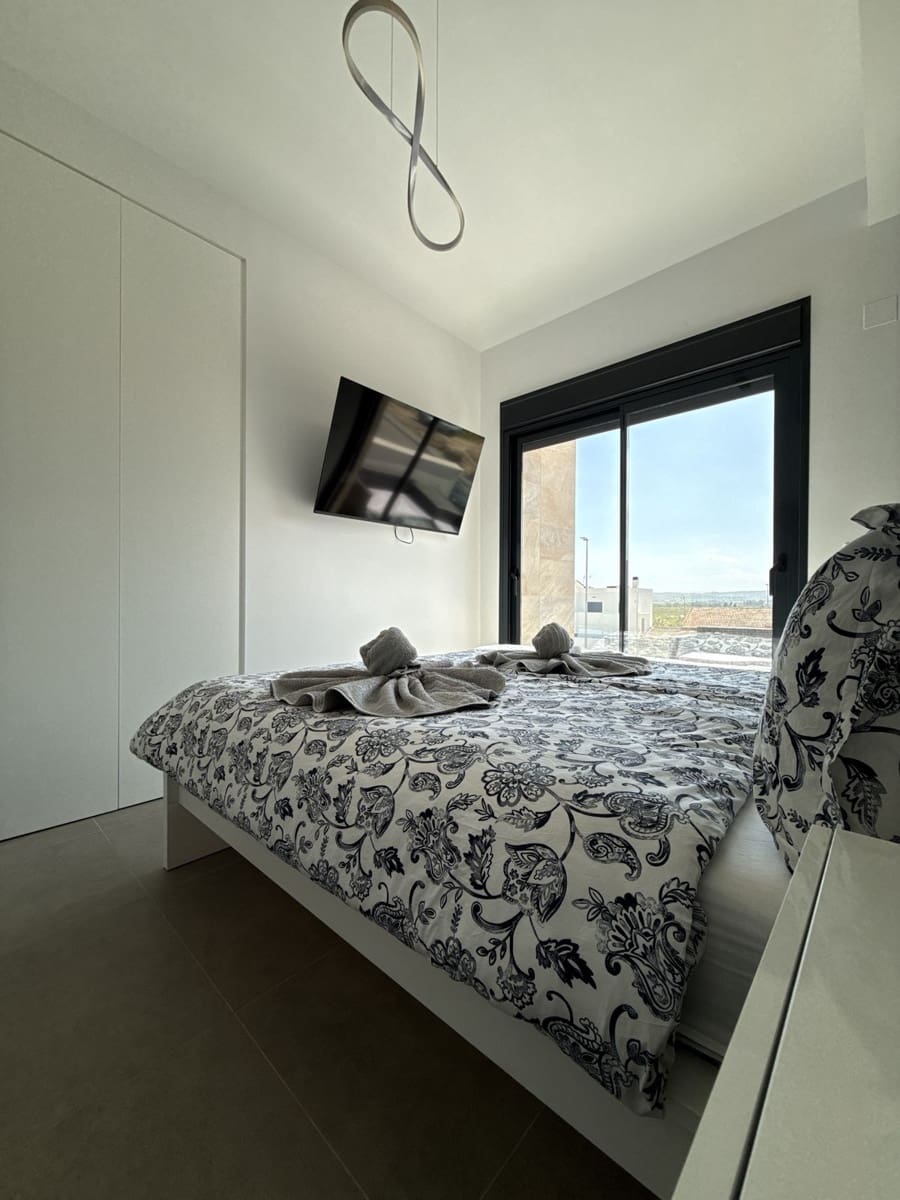 3 bedroom Villa for sale in Los Montesinos with pool - € 369,900 (Ref: 9825658)