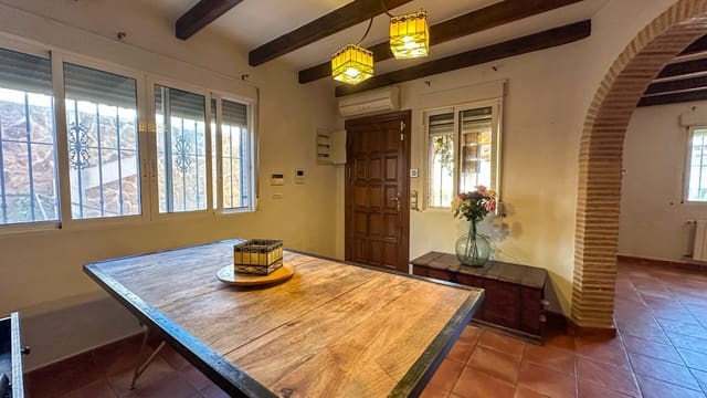 Casa de 3 habitaciones en San Miguel de Salinas en venta con piscina - 299.999 € (Ref: 9825665)