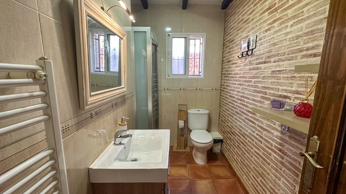 Casa de 3 habitaciones en San Miguel de Salinas en venta con piscina - 299.999 € (Ref: 9825665)