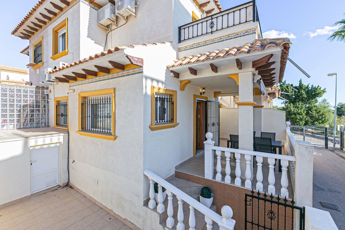 3 bedroom Apartment for sale in Orihuela - € 224,500 (Ref: 9825666)