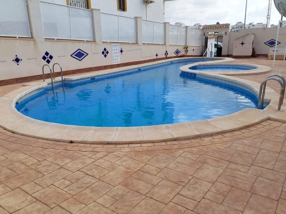 2 bedroom Apartment for sale in Orihuela - € 140,000 (Ref: 9825682)