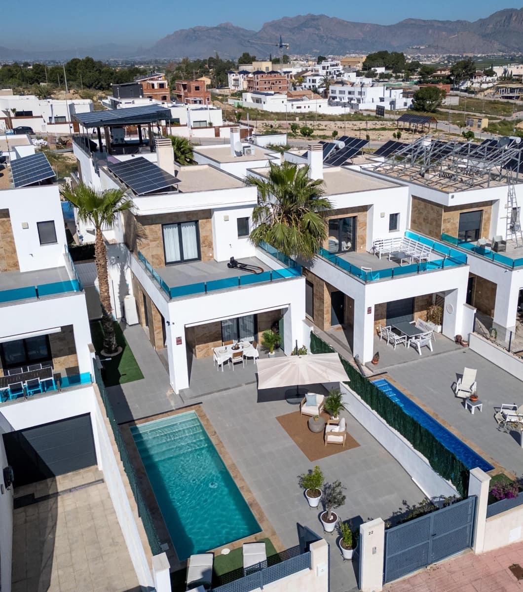 3 soveværelse Villa til salg i Bigastro med swimmingpool - € 349.000 (Ref: 9825701)
