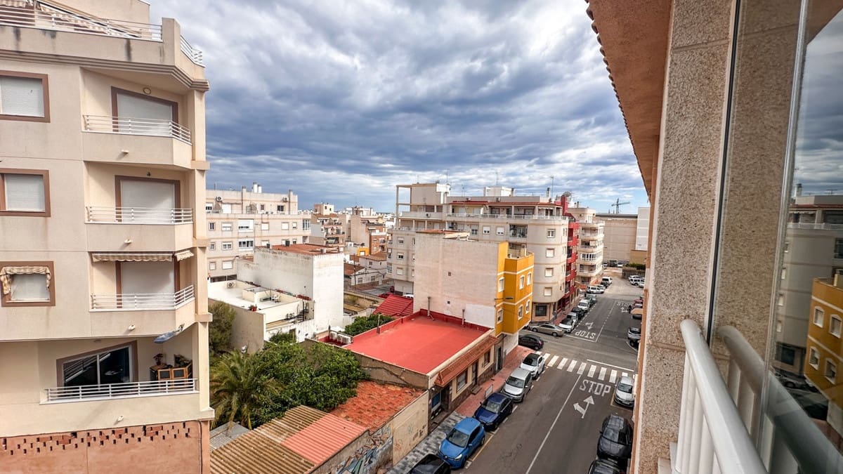 3 soveværelse Lejlighed til salg i Torrevieja med swimmingpool - € 199.900 (Ref: 9825705)